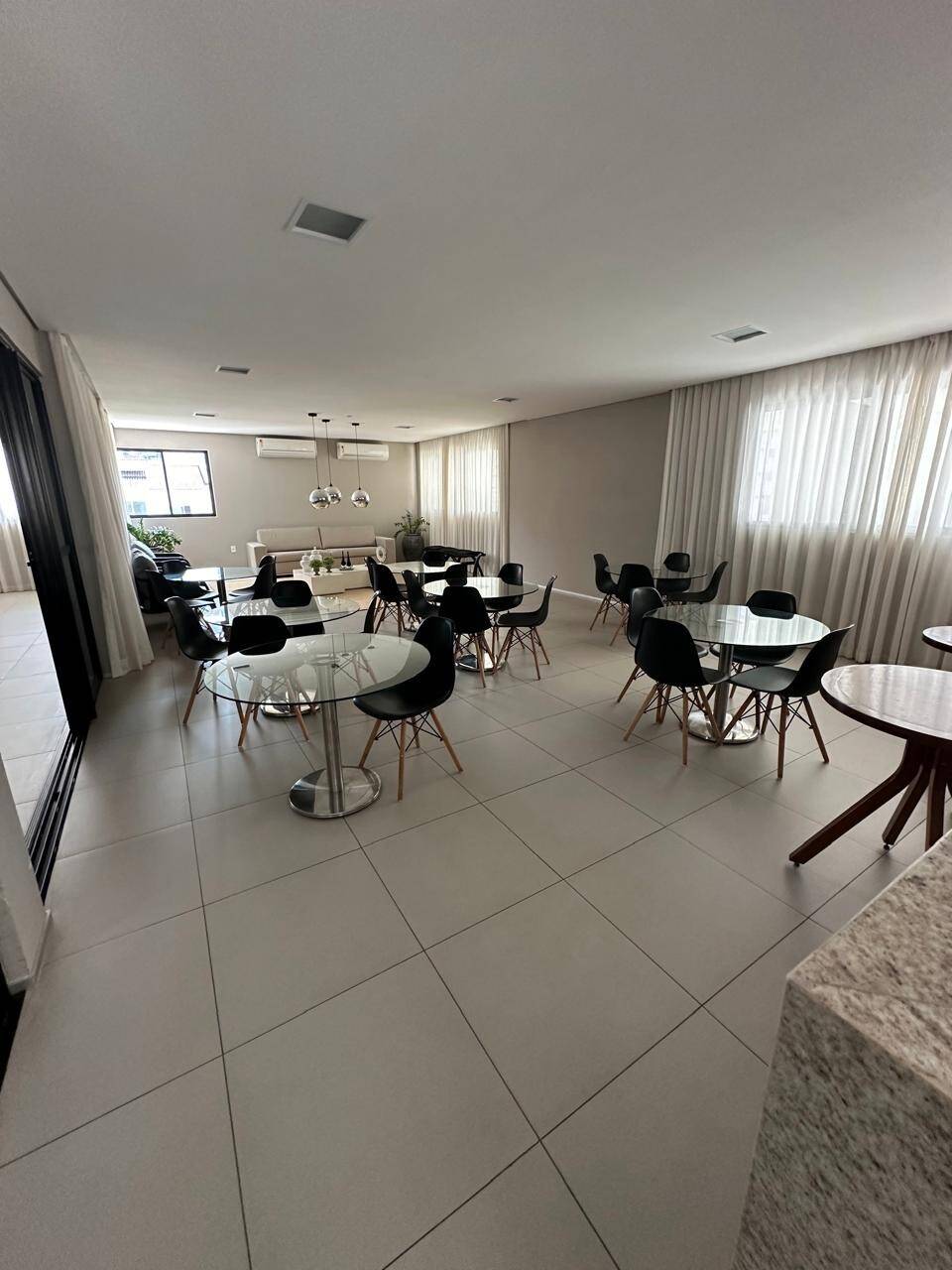 Apartamento à venda com 3 quartos, 117m² - Foto 3