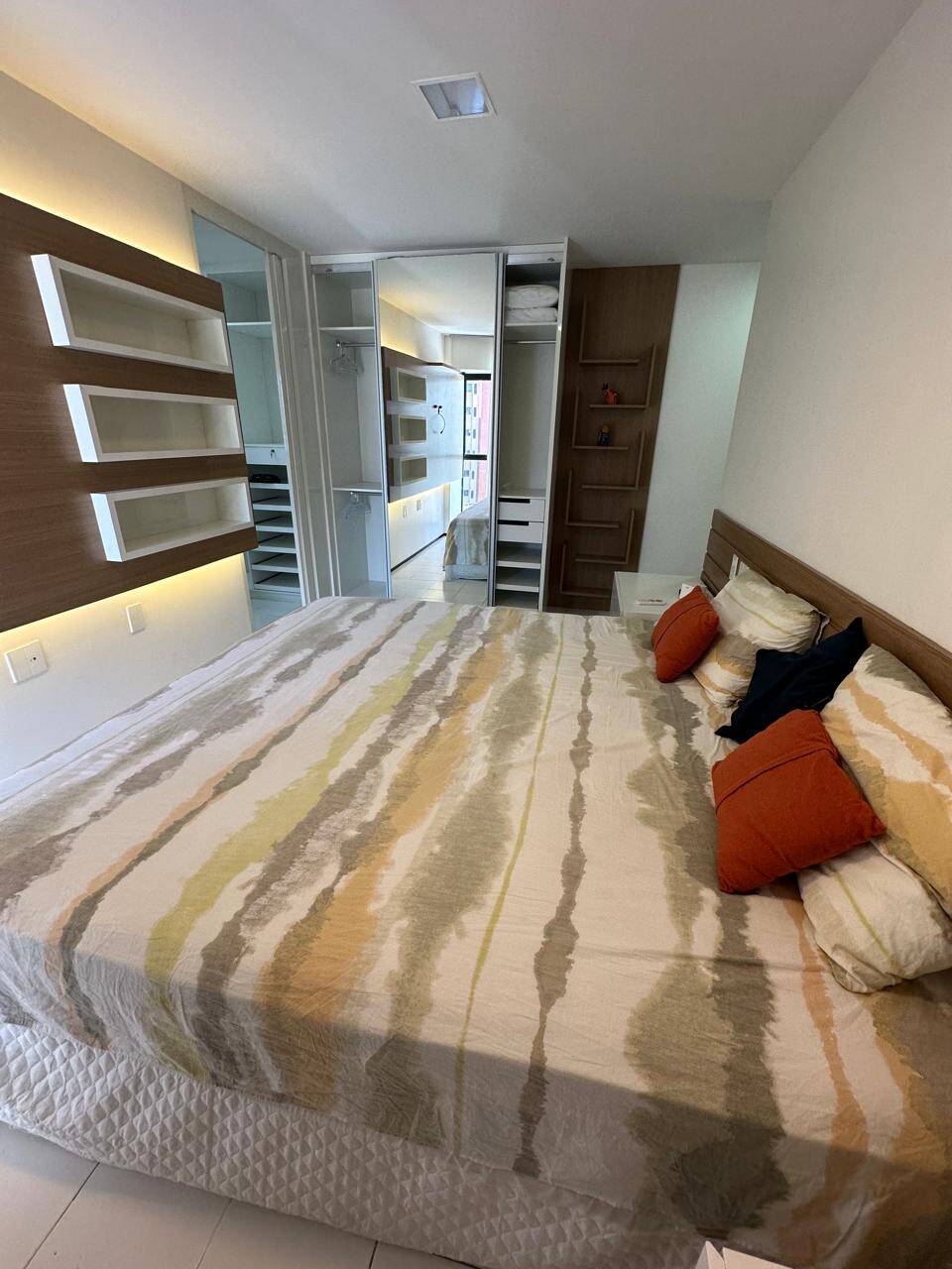 Apartamento para alugar com 4 quartos, 157m² - Foto 13