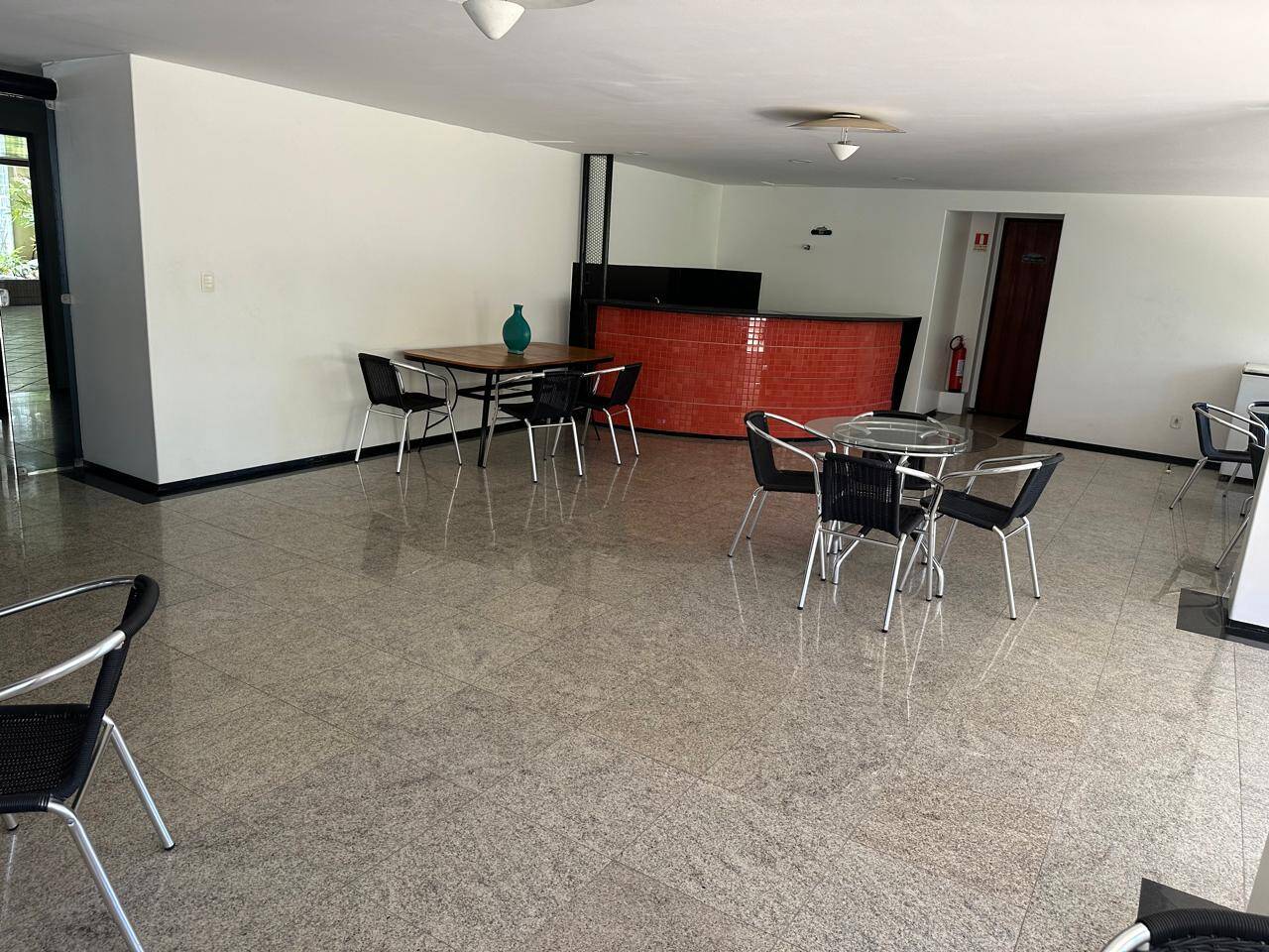 Apartamento para alugar com 4 quartos, 157m² - Foto 3