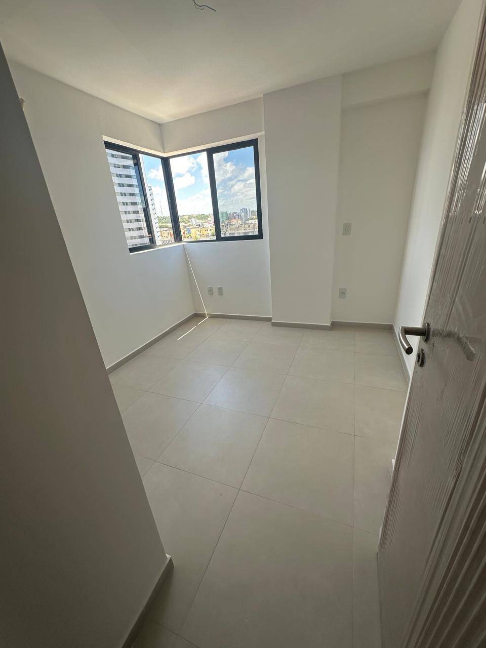 Apartamento à venda com 3 quartos, 64m² - Foto 12