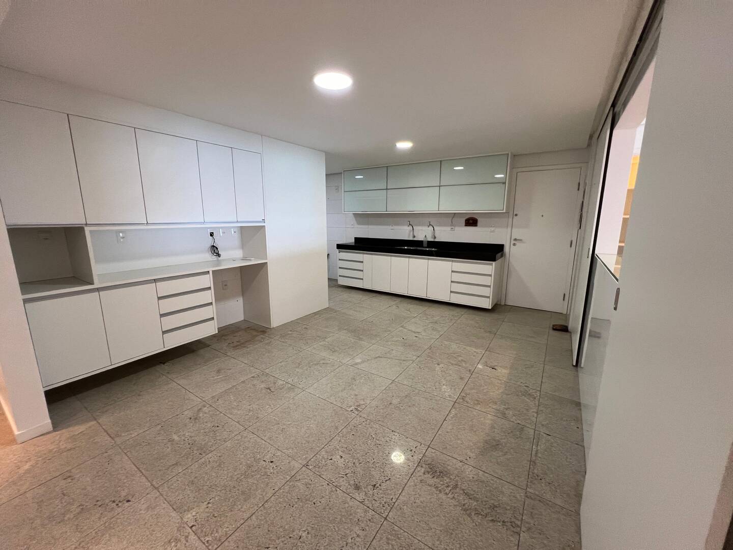 Apartamento para alugar com 4 quartos, 284m² - Foto 21