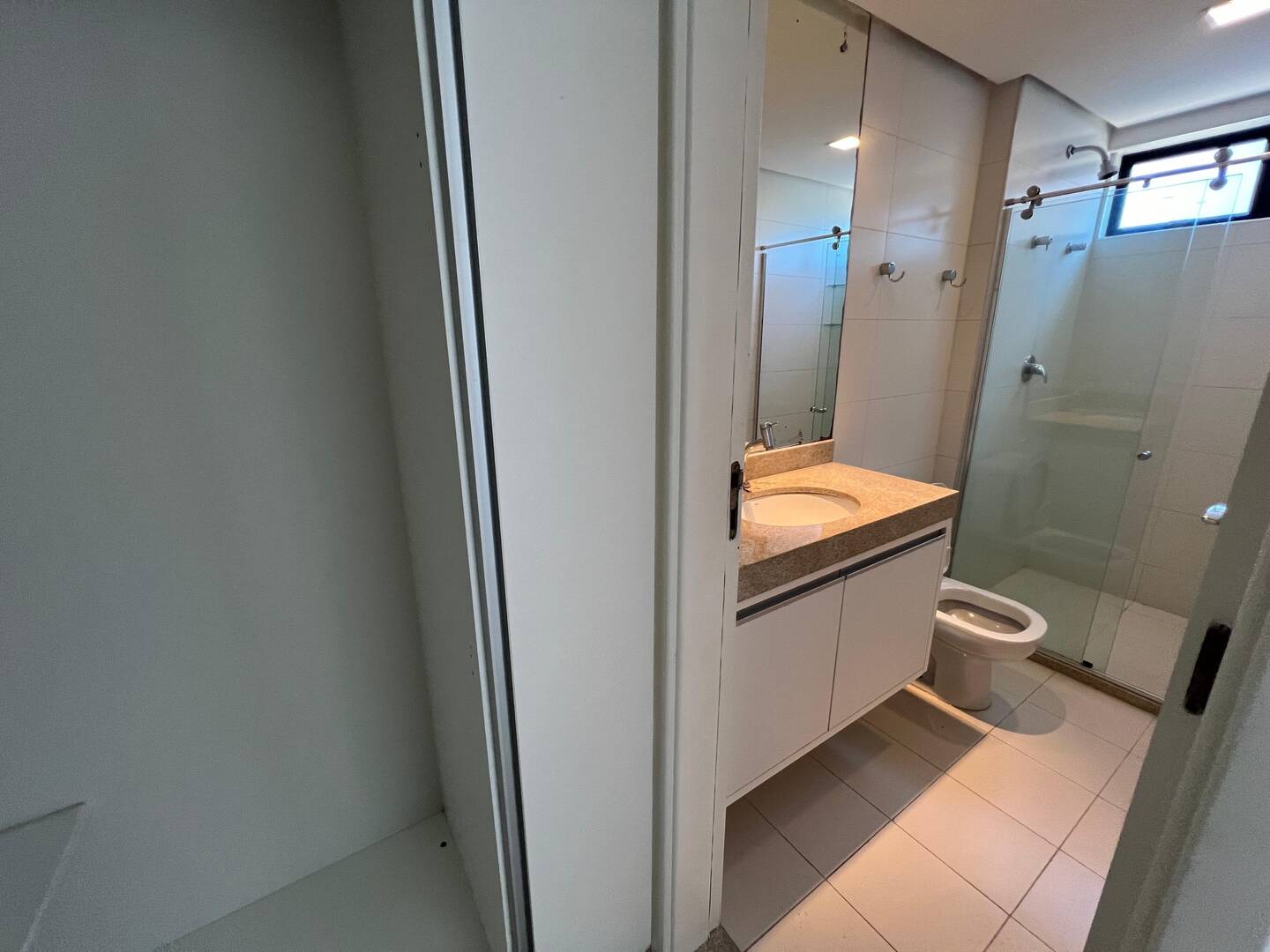 Apartamento para alugar com 4 quartos, 284m² - Foto 13