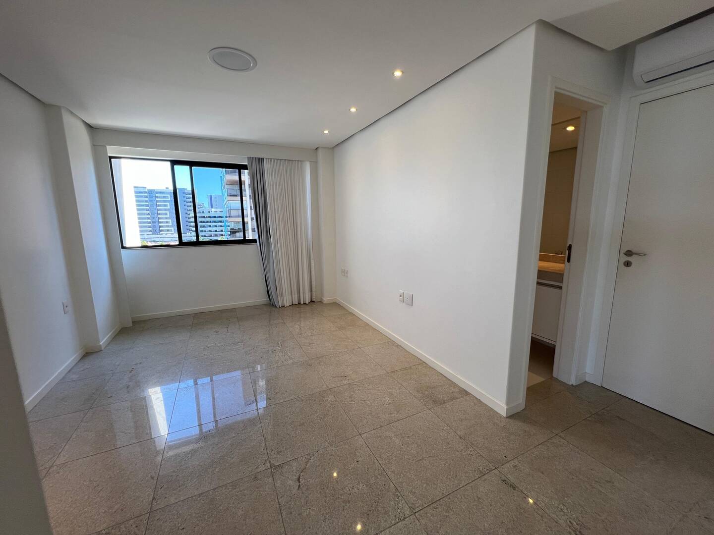 Apartamento para alugar com 4 quartos, 284m² - Foto 12