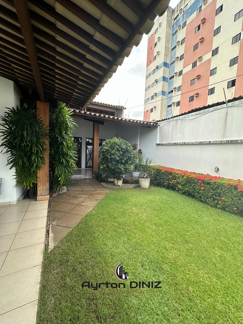 Casa à venda com 4 quartos, 350m² - Foto 3